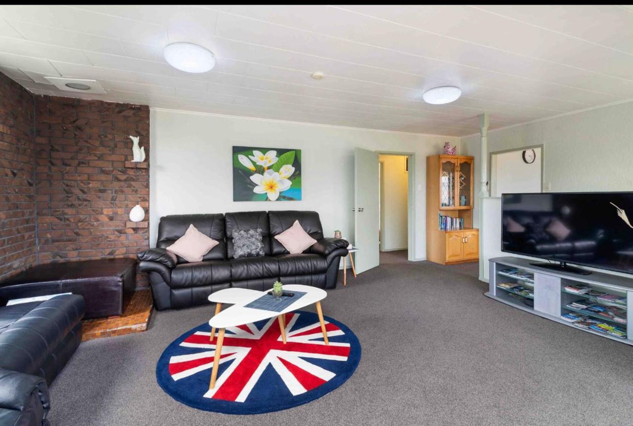 Mountain Top Kiwi Star Holiday Home Rotorua Bagian luar foto