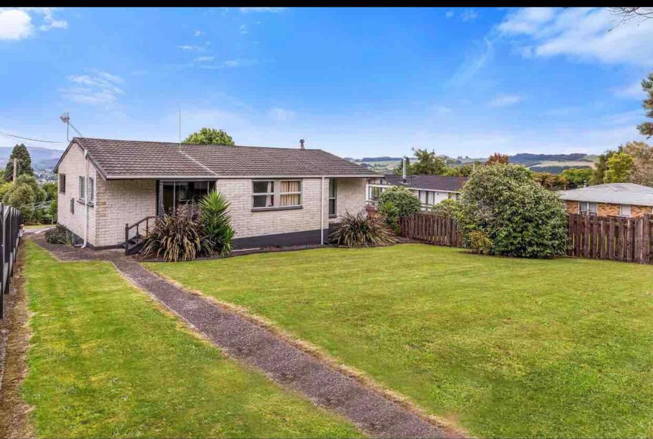 Mountain Top Kiwi Star Holiday Home Rotorua Bagian luar foto